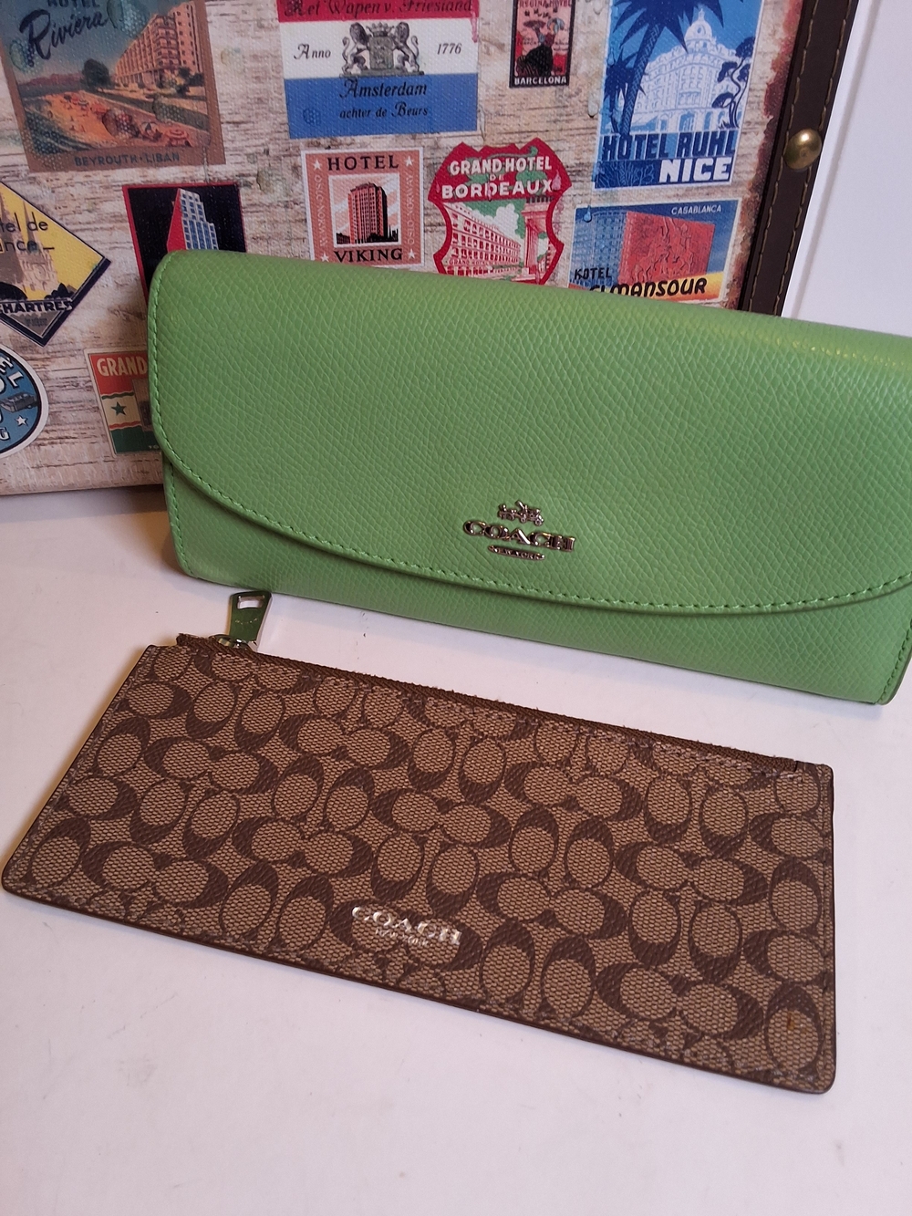 Coach Women's Green Leather Continental Wallet with Signature Zip Pouch